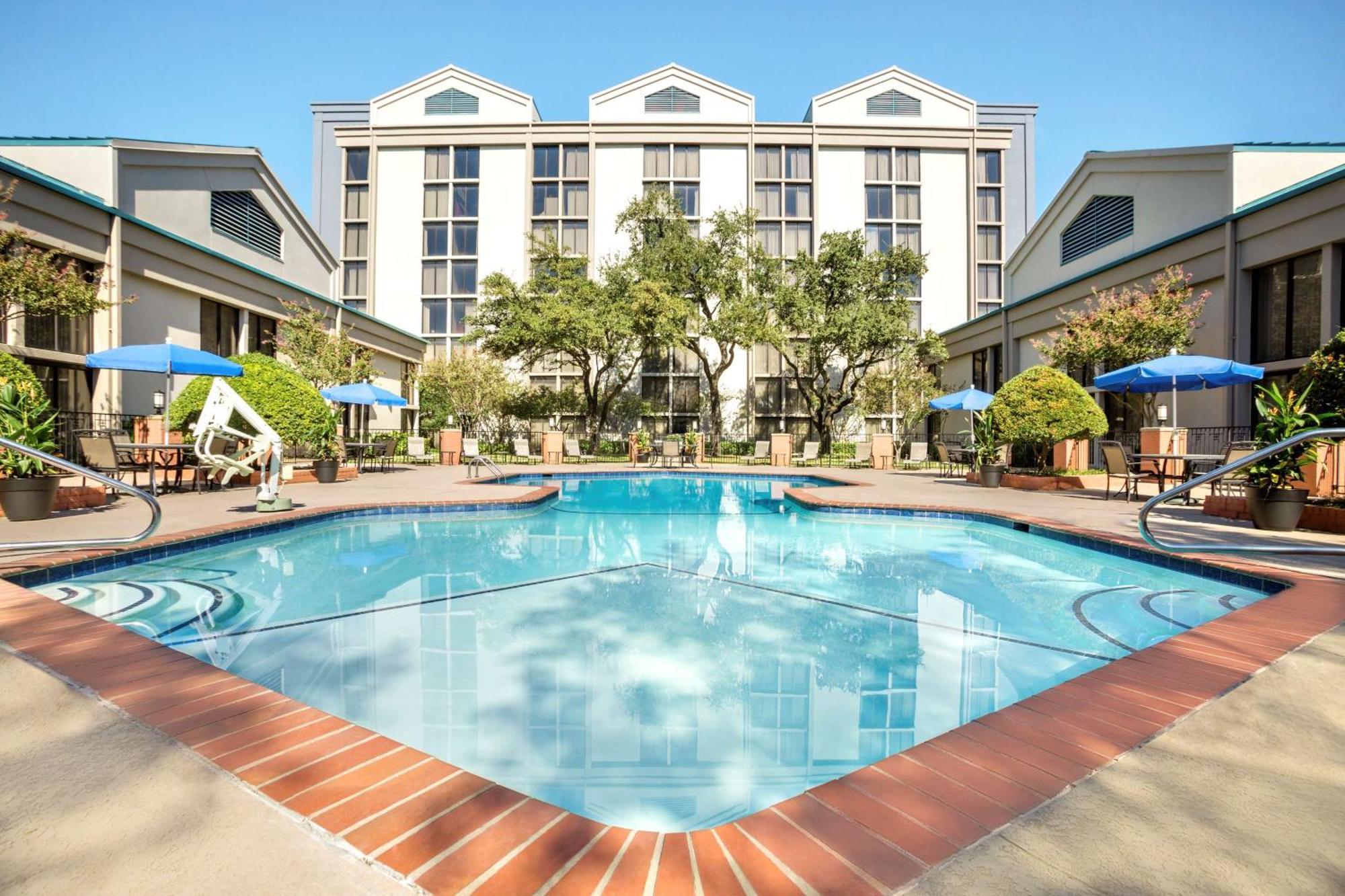 Doubletree By Hilton Dfw Airport North Irving Exterior foto